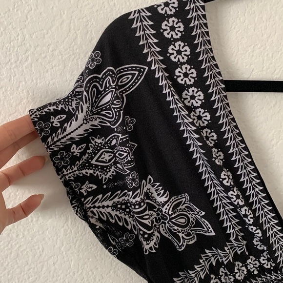 Ultra Flirt Bandana print Plunging Neckline Top - Picture 6 of 12